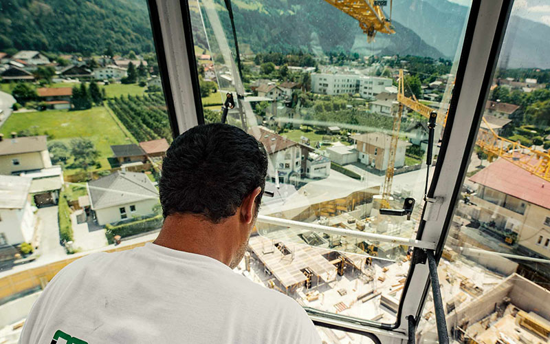 Sicht des Kranführers auf Baustelle