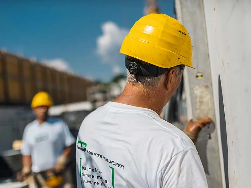 Bauarbeiter auf Baustelle